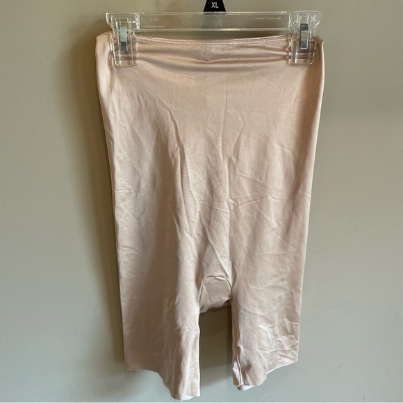 Spanx  Shapewear Size Medium Bottoms Slimming Sculpt - Picture 3 of 4